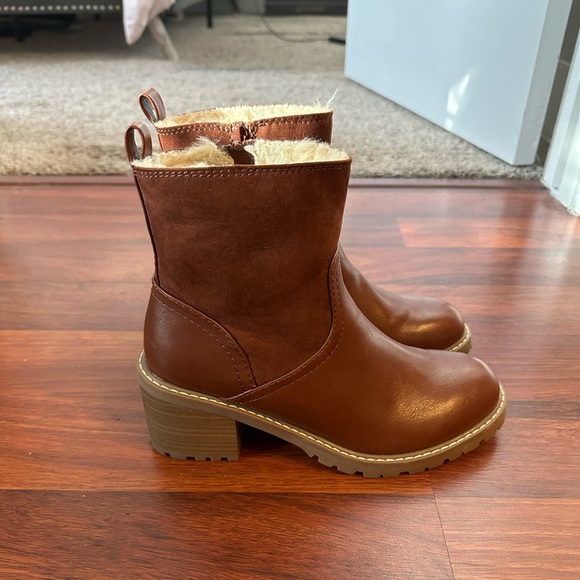 Brown Lug Sole Fur-lined Boots - size 7.5 - Picture 4 of 7